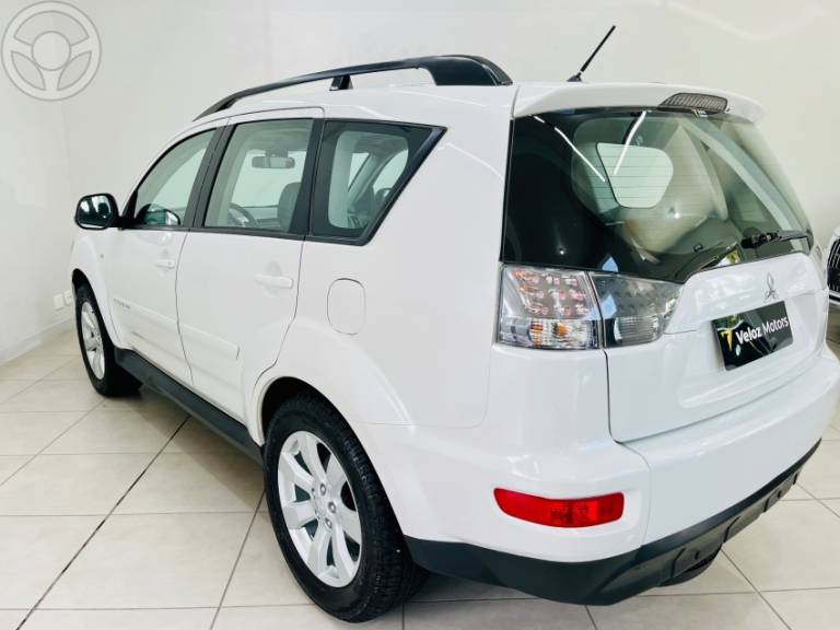 MITSUBISHI - OUTLANDER 2.0 16V 4P AUTOMÁTICO - 2012/2013 - BRANCA - R$ 62.990,00