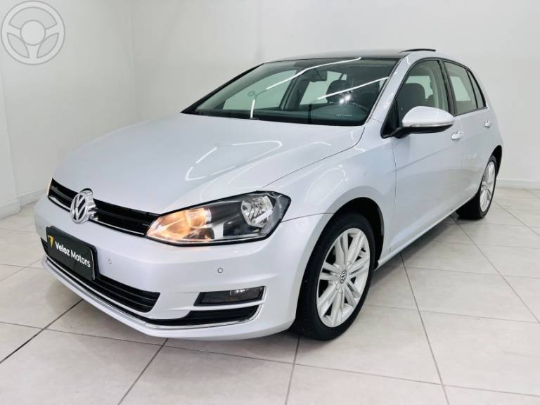 VOLKSWAGEN - GOLF 1.4 TSI HIGHLINE 16V 4P AUTOMÁTICO - 2013/2014 - PRATA - R$ 79.990,00