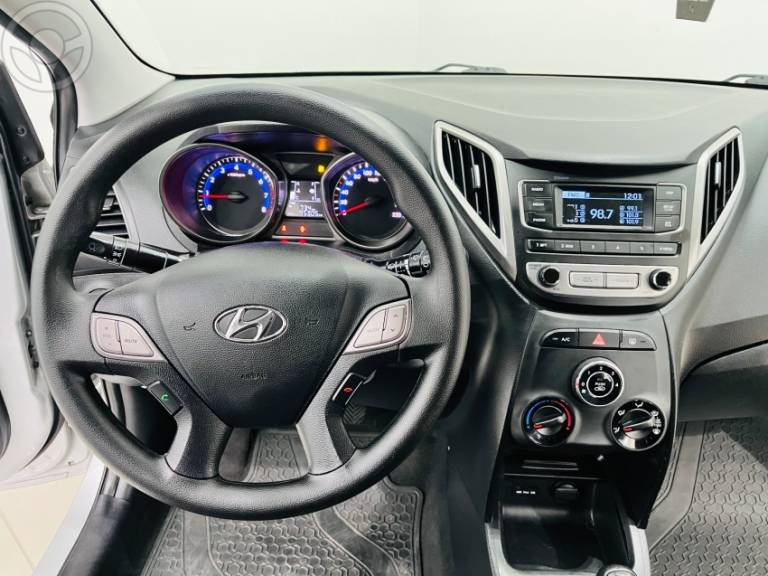 HYUNDAI - HB20 1.6 COMFORT PLUS 16V FLEX 4P MANUAL - 2016/2017 - PRATA - R$ 56.900,00
