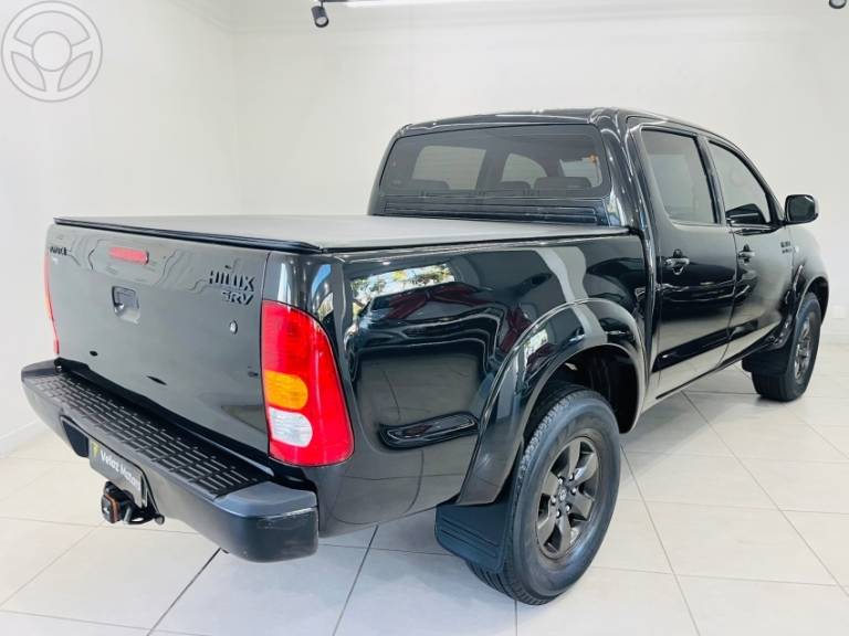 TOYOTA - HILUX 3.0 SRV 4X4 CD 16V TURBO INTERCOOLER DIESEL 4P MANUAL - 2010/2011 - PRETA - R$ 112.990,00
