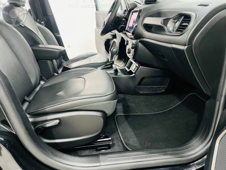 JEEP - RENEGADE 1.3 LONGITUDE T270 TURBO FLEX 4P AUTOMÁTICO - 2022/2023 - PRETA - R$ 114.900,00