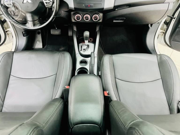 MITSUBISHI - OUTLANDER 2.0 16V 4P AUTOMÁTICO - 2012/2013 - BRANCA - R$ 62.990,00