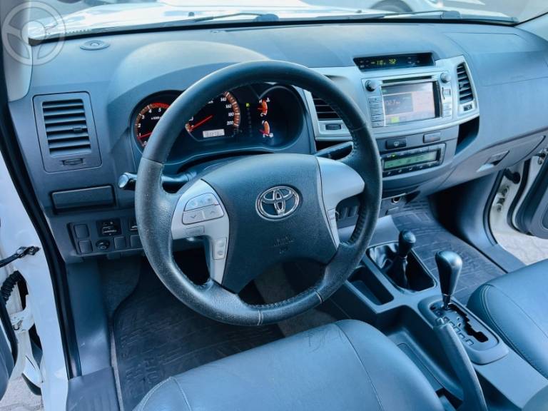TOYOTA - HILUX 3.0 SRV TOP 4X4 CD 16V TURBO INTERCOOLER DIESEL 4P AUTOMÁTICO - 2013/2013 - BRANCA - R$ 134.990,00