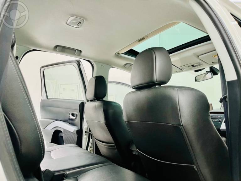 MITSUBISHI - OUTLANDER 2.0 16V 4P AUTOMÁTICO - 2012/2013 - BRANCA - R$ 62.990,00