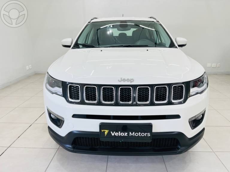 JEEP - COMPASS 2.0 16V FLEX LONGITUDE AUTOMÁTICO - 2018/2019 - BRANCA - R$ 95.990,00