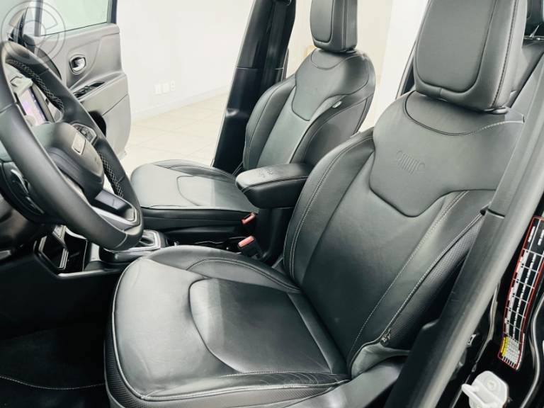 JEEP - RENEGADE 1.3 LONGITUDE T270 TURBO FLEX 4P AUTOMÁTICO - 2022/2023 - PRETA - R$ 114.900,00