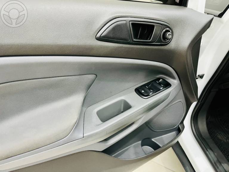 FORD - ECOSPORT 1.6 SE 16V FLEX 4P AUTOMÁTICO - 2015/2016 - BRANCA - R$ 59.990,00