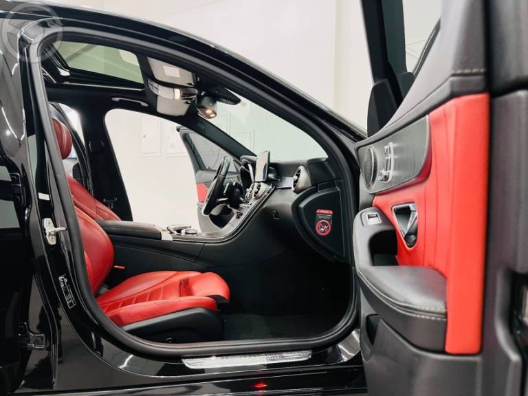 MERCEDES-BENZ - C 250 2.0 CGI SPORT TURBO 16V 4P AUTOMÁTICO - 2015/2016 - PRETA - R$ 153.990,00