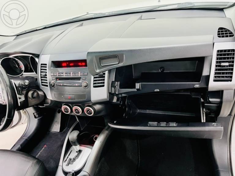 MITSUBISHI - OUTLANDER 2.0 16V 4P AUTOMÁTICO - 2012/2013 - BRANCA - R$ 62.990,00
