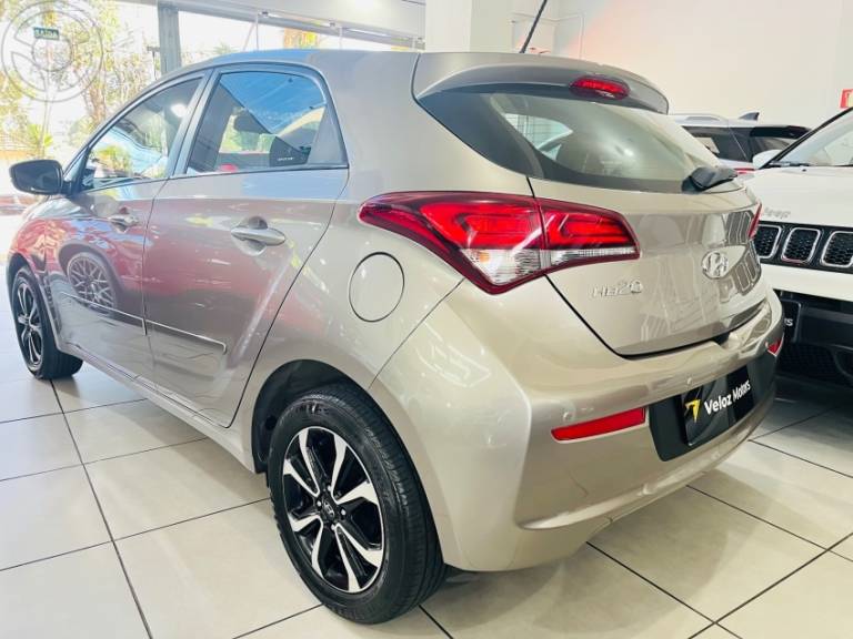 HYUNDAI - HB20 1.6 COMFORT PLUS 16V FLEX 4P MANUAL - 2019/2019 - PRATA - R$ 65.500,00