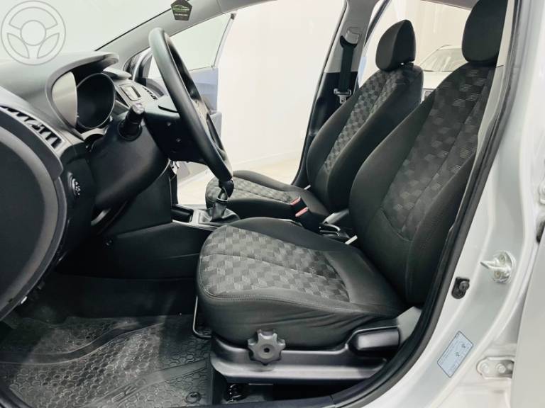 HYUNDAI - HB20 1.6 COMFORT PLUS 16V FLEX 4P MANUAL - 2016/2017 - PRATA - R$ 56.900,00