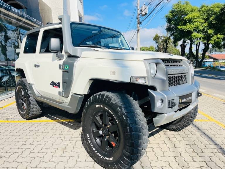 TROLLER - T4 3.2 XLT 4X4 20V TURBO INTERCOOLER DIESEL 2P MANUAL - 2016/2016 - BRANCA - R$ 174.900,00