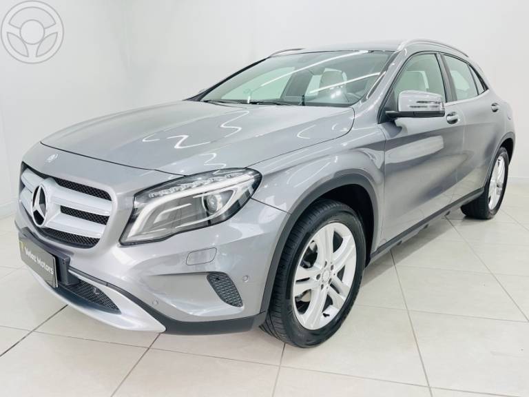 MERCEDES-BENZ - GLA 200 1.6 CGI VISION 16V TURBO FLEX 4P AUTOMÁTICO - 2015/2015 - CINZA - R$ 115.900,00