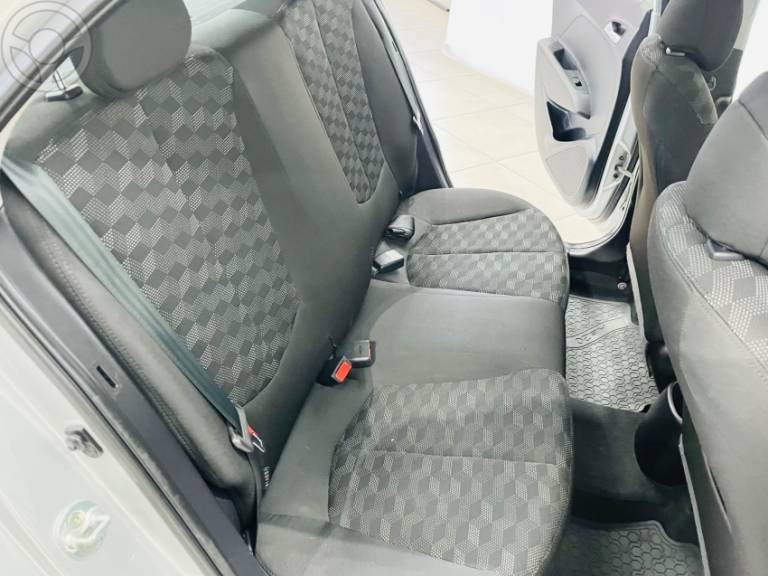 HYUNDAI - HB20 1.6 COMFORT PLUS 16V FLEX 4P MANUAL - 2016/2017 - PRATA - R$ 56.900,00