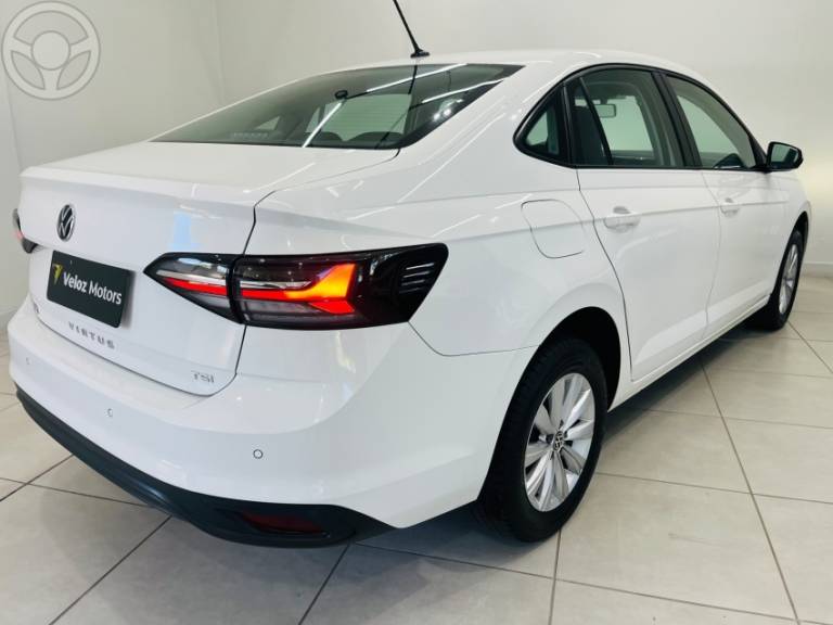 VOLKSWAGEN - VIRTUS 1.0 TSI SENSE 4P MANUAL - 2023/2024 - BRANCA - R$ 92.990,00