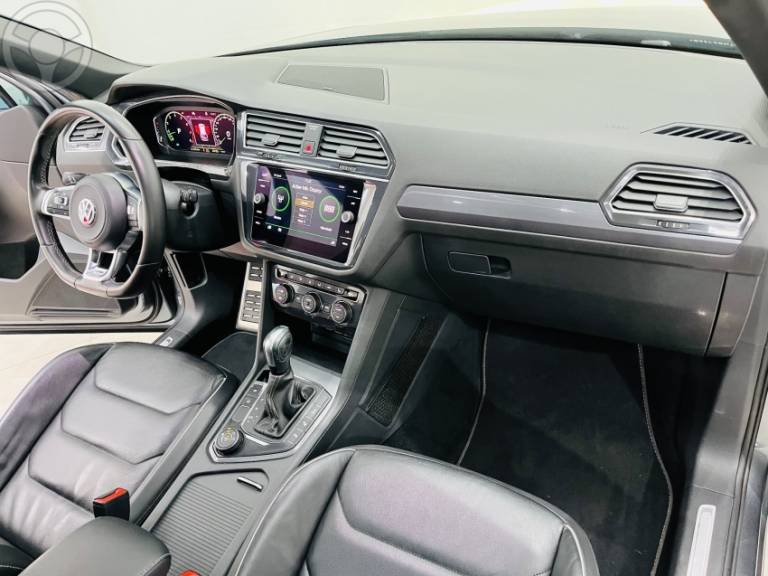 VOLKSWAGEN - TIGUAN 2.0 TSI R-LINE 16V TURBO 4P TIPTRONIC - 2020/2020 - CINZA - R$ 168.990,00