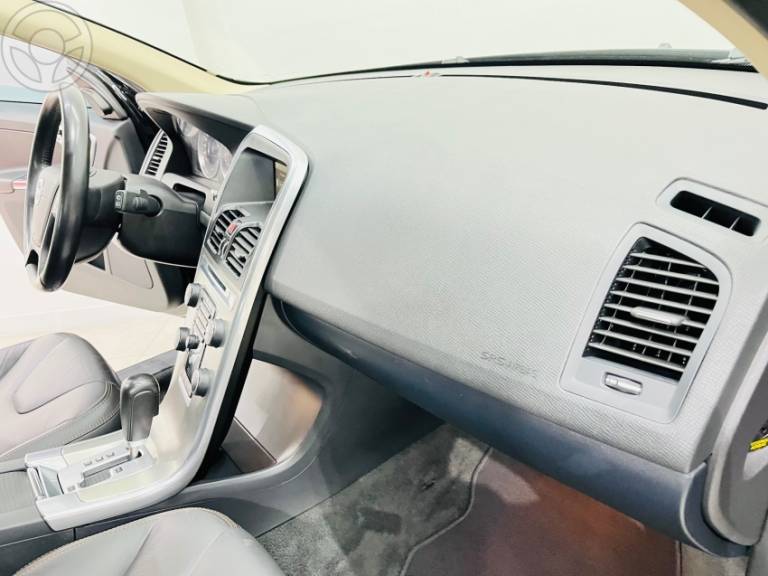 VOLVO - XC60 2.0 T5 COMFORT FWD TURBO 4P AUTOMÁTICO - 2012/2012 - PRETA - R$ 61.900,00