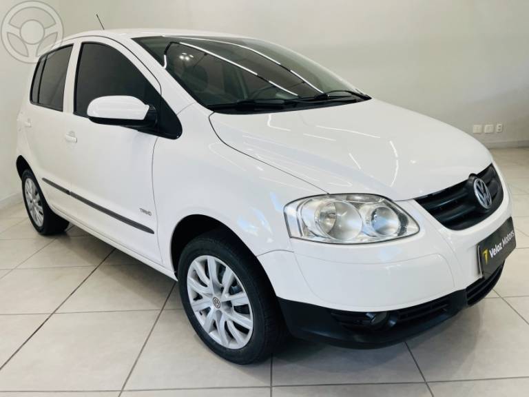 VOLKSWAGEN - FOX 1.0 MI 8V FLEX 4P MANUAL - 2009/2009 - BRANCA - R$ 27.990,00