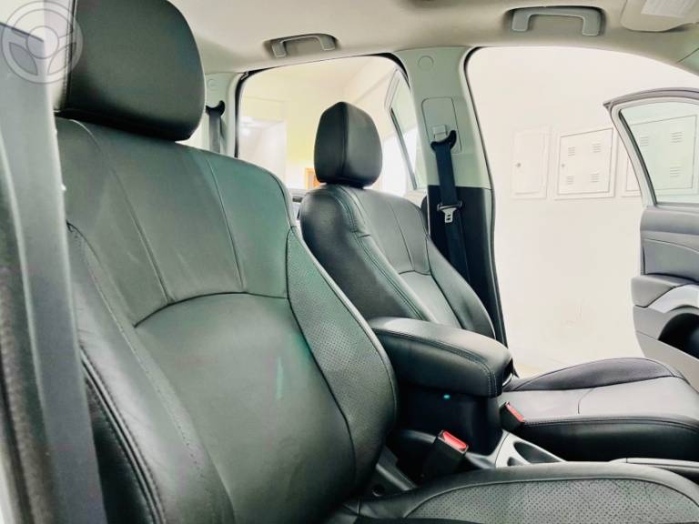 MITSUBISHI - OUTLANDER 2.0 16V 4P AUTOMÁTICO - 2012/2013 - BRANCA - R$ 62.990,00
