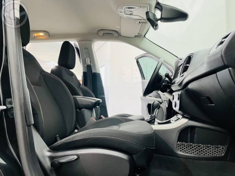 JEEP - COMPASS 2.0 16V FLEX SPORT AUTOMÁTICO - 2018/2019 - PRETA - R$ 98.900,00