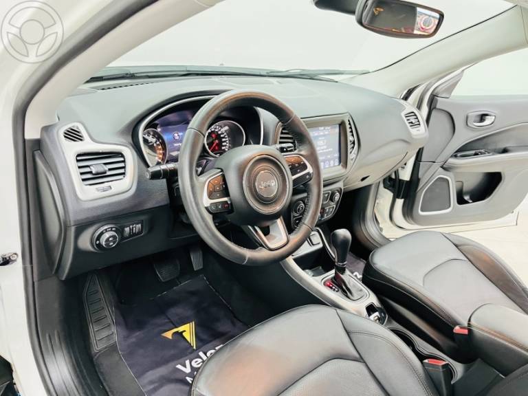 JEEP - COMPASS 2.0 16V FLEX LONGITUDE AUTOMÁTICO - 2018/2019 - BRANCA - R$ 95.990,00