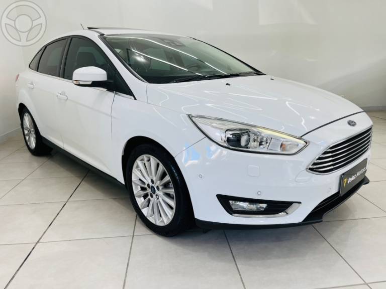 FORD - FOCUS 2.0 TITANIUM PLUS SEDAN 16V FLEX 4P AUTOMÁTICO - 2015/2016 - BRANCA - R$ 69.990,00