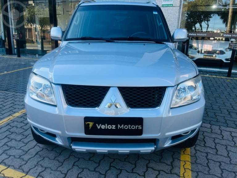 MITSUBISHI - PAJERO TR4 2.0 4X4 16V 140CV FLEX 4P AUTOMÁTICO - 2010/2010 - PRATA - R$ 59.900,00