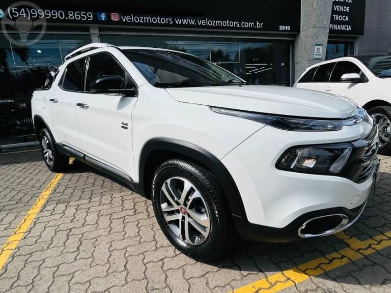 FIAT - TORO 2.0 16V TURBO DIESEL VOLCANO AT9 4X4 AUTOMÁTICO - 2016/2017 - BRANCA - R$ 95.990,00