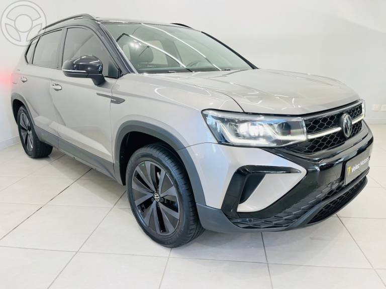 VOLKSWAGEN - TAOS 1.4 16V LAUNCHING TSI FLEX 4P AUTOMÁTICO - 2021/2022 - BEGE - R$ 157.900,00