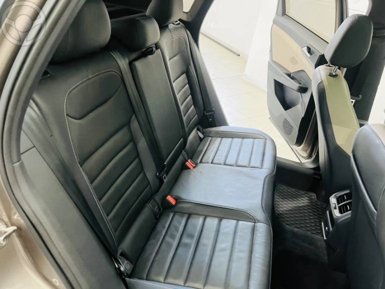 VOLKSWAGEN - TAOS 1.4 16V LAUNCHING TSI FLEX 4P AUTOMÁTICO - 2021/2022 - BEGE - R$ 157.900,00