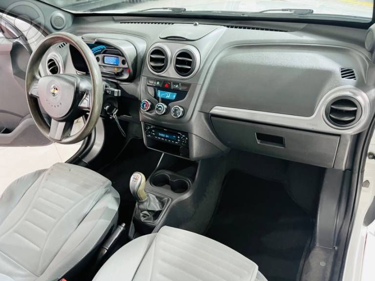 CHEVROLET - MONTANA 1.4 MPFI SPORT CS 8V FLEX 2P MANUAL - 2011/2012 - BRANCA - R$ 45.990,00