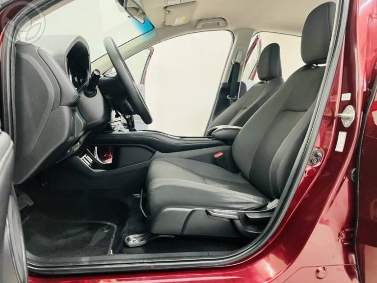 HONDA - HR-V 1.8 16V FLEX LX 4P AUTOMÁTICO - 2018/2019 - VERMELHA - R$ 104.900,00