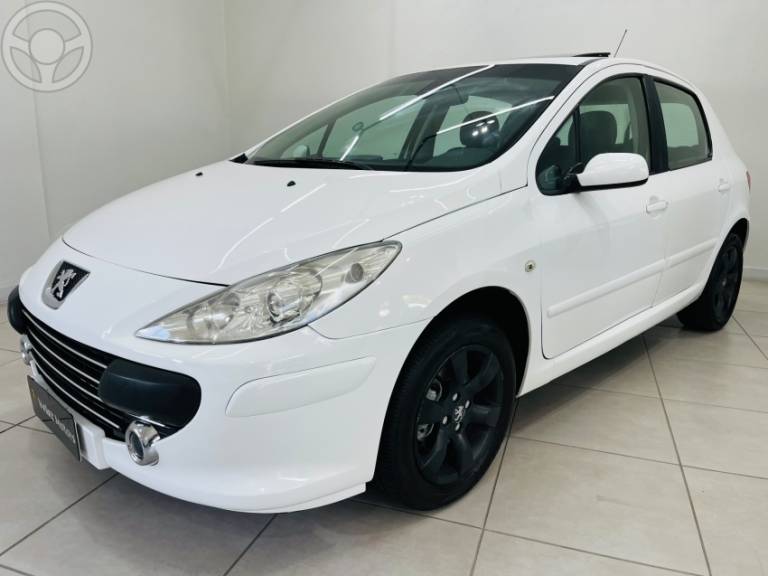 PEUGEOT - 307 2.0 PREMIUM 16V FLEX 4P AUTOMÁTICO - 2011/2012 - BRANCA - R$ 31.990,00